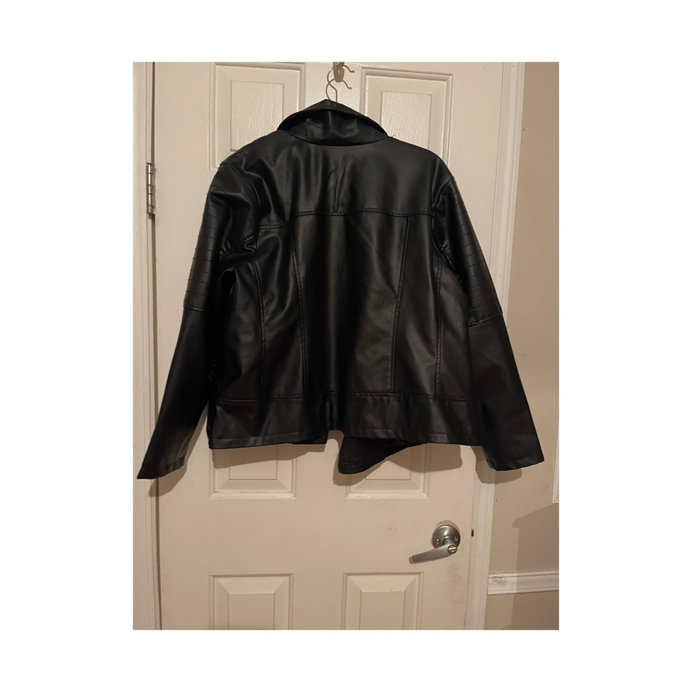 Black faux leather jacket 2x